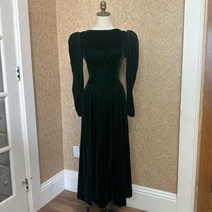 VTG 80s Emerald Green Velvet Drop Basque Waist Bow Tie Open Back Midi Dress